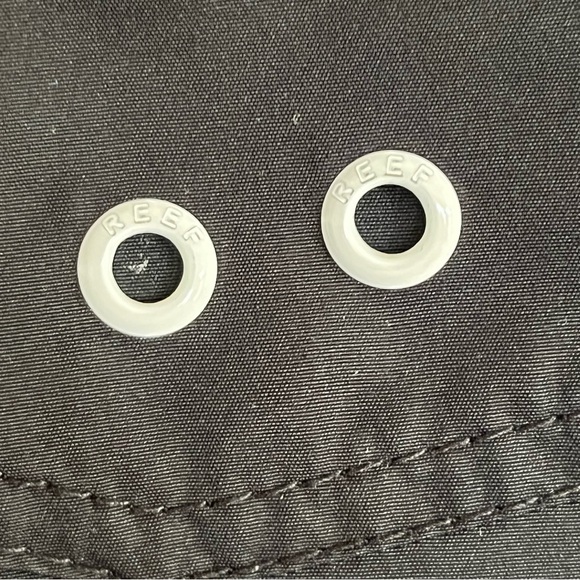 Men’s Reef Stryker Black With Purple Plaid Swim Trunks Board Shorts Size 33 - Picture 10 of 14